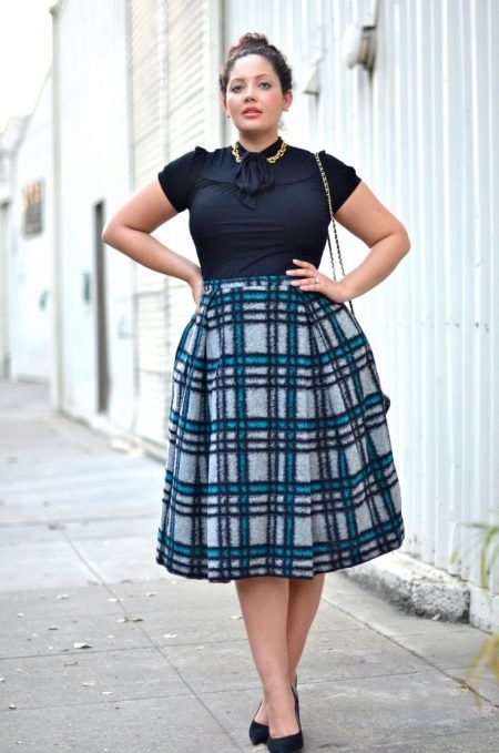 A-line plaid skirt for obese women