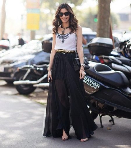 Skirts for girls with figure type Pear