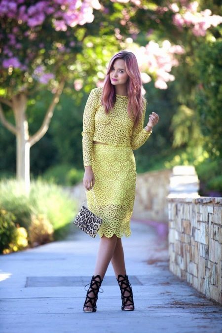 Lacy yellow pencil skirt