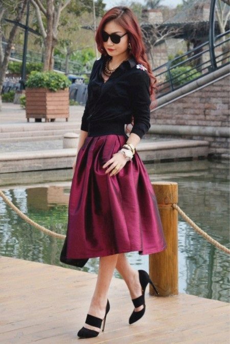 Midi-length midi skirt in elastic with a shirt