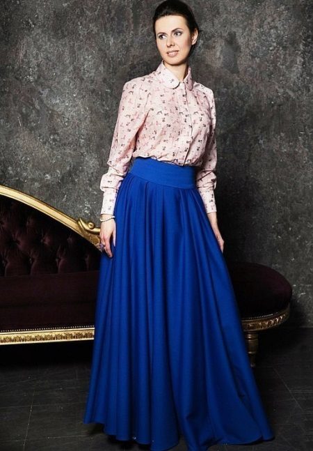 Blue skirt sun to the floor